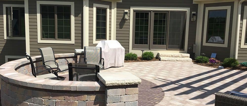 patio-custom-curved-wall Custom Patio with Curved Wall