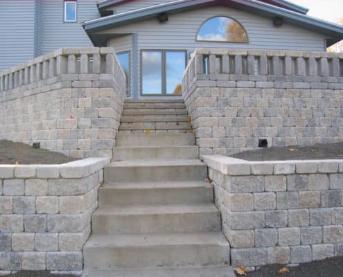 multilevel retaining wall with steps