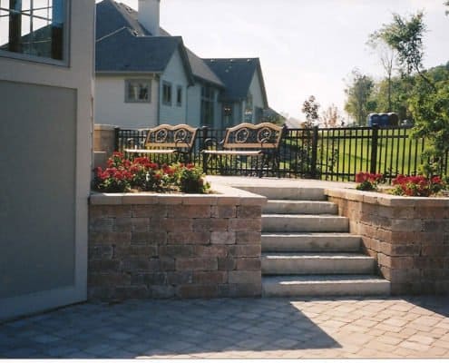 retaining wall with steps